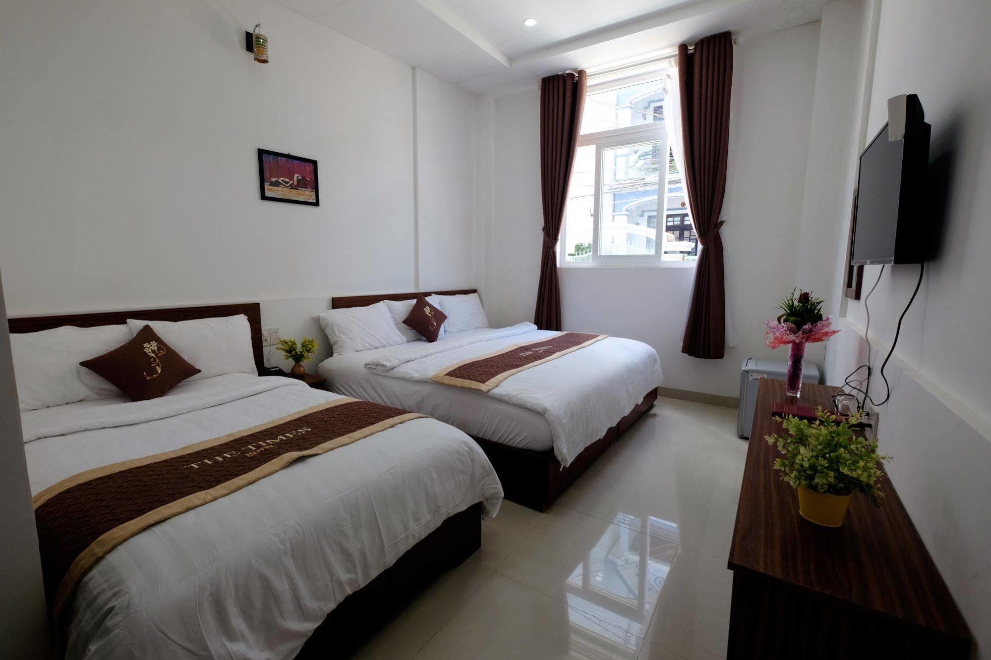 The Times Hotel Hue Exterior foto