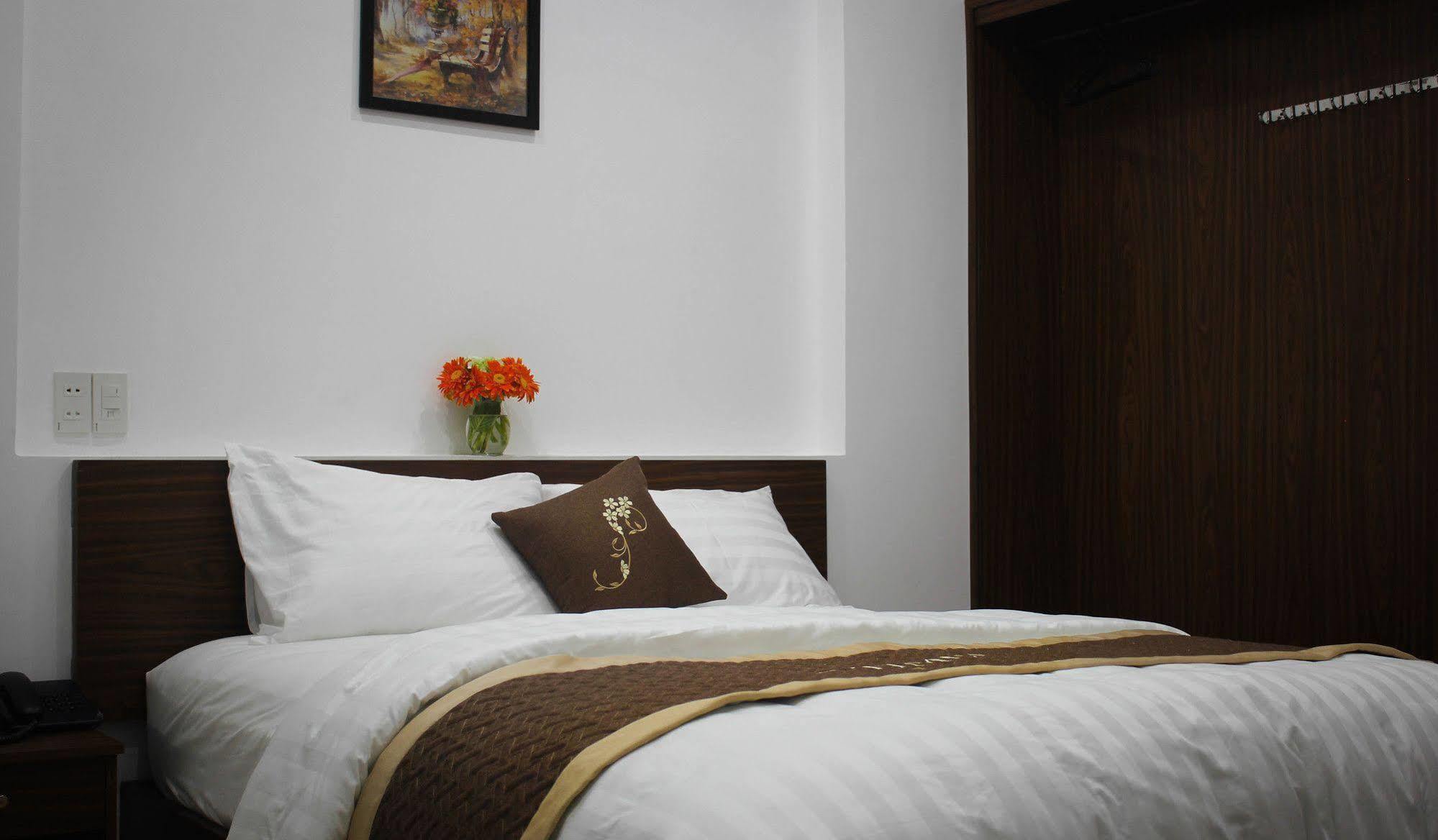 The Times Hotel Hue Exterior foto